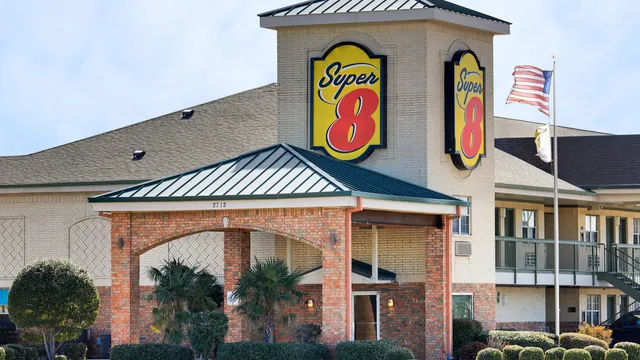 Super 8 by Wyndham Arlington Near AT&T Stadium photo 4
