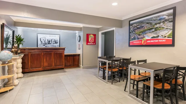 Super 8 by Wyndham Arlington Near AT&T Stadium photo 8