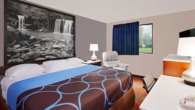 Super 8 by Wyndham Fayetteville photo 8