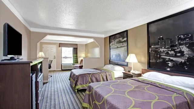 Super 8 by Wyndham Knoxville East photo 8