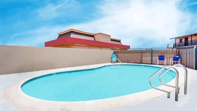 Travelodge by Wyndham Barstow photo 9