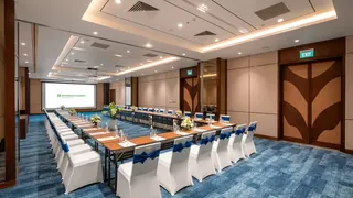 Wyndham Garden Sonasea Van Don